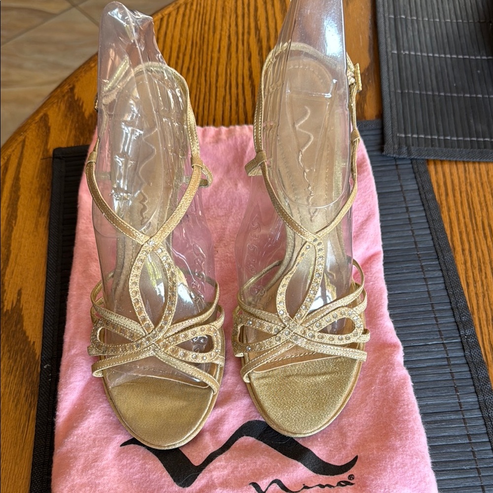 Nina Gold Sandals Elegant Strappy Design